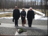 Charków (Ukraina), Cmentarz Ofiar Ludobójstwa Stalinowskiego, z Konsulem Generalnym RP Janem Granatem i Konsul RP Haliną Granat